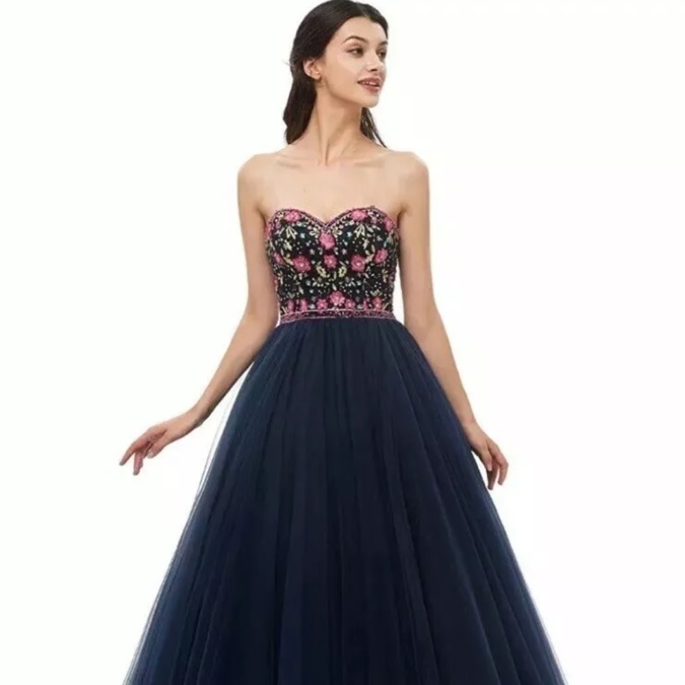 Leyidress Ball Embroider Dress Sz 16
